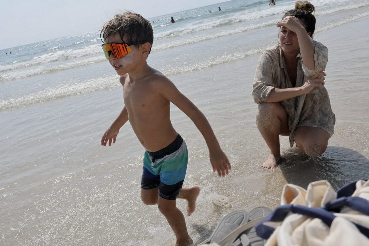 Polarized Lens Benefits Polarized lenses reduce glare and boost color contrast for premium kids sunglasses brands (ID#2)