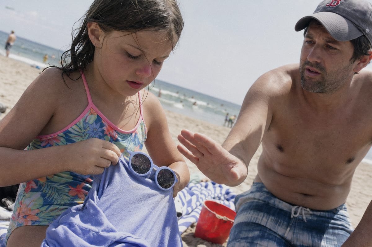 Proper storage habits to protect kids' sunglasses lenses between cleanings (ID#5)