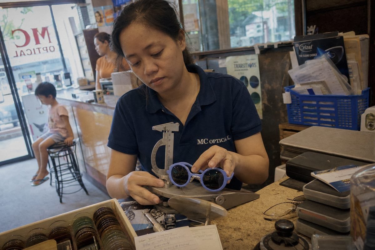 Checklist for lens size, base curve, and UV400 safety before replacing kids' sunglasses lenses (ID#4)