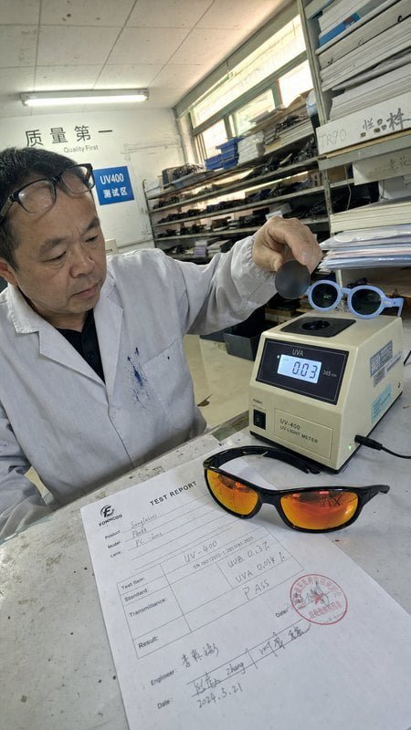 Hidden costs affecting true cost-effectiveness in kids' eyewear manufacturing partnerships (ID#5)