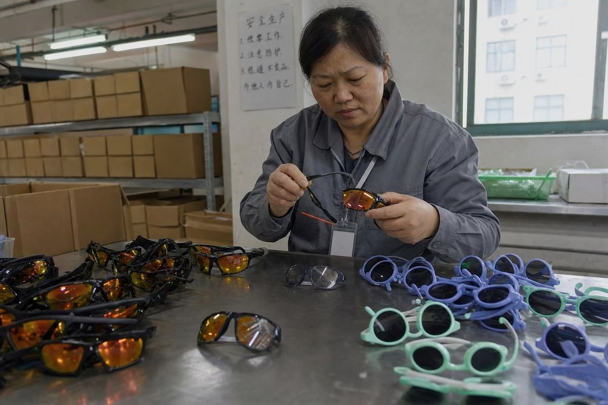 Distinguishing design defects from misuse in kids' sunglasses returns (ID#1)