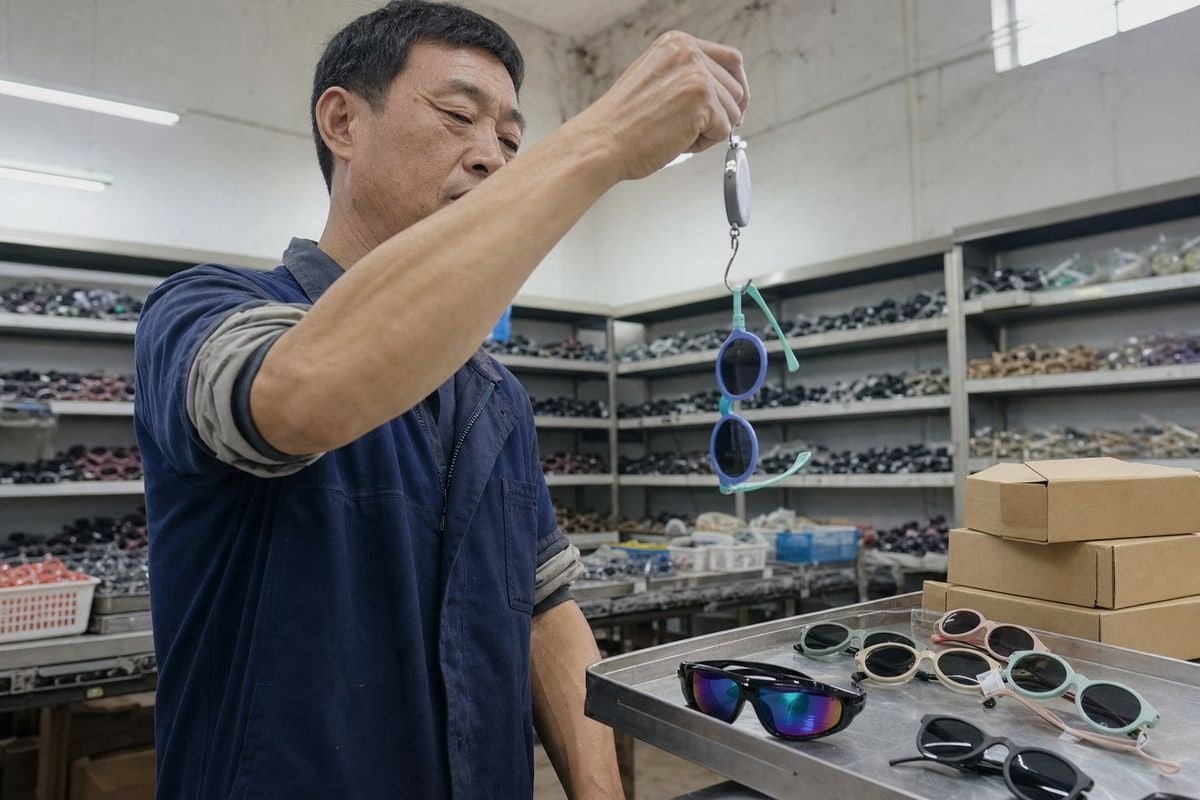 Durable lightweight frames built with flexible polymers for active children (ID#4)