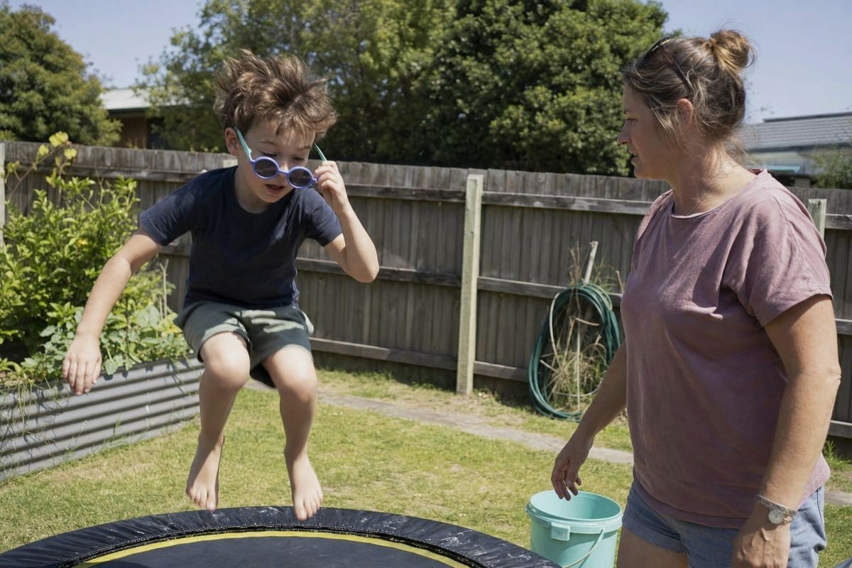 Flexible Frame Materials Flexible TPEE and TR90 materials helping reduce sunglasses sliding on kids' faces (ID#4)