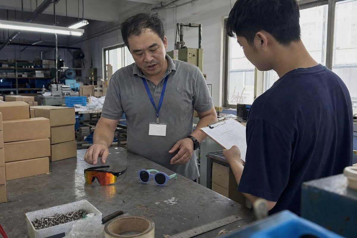 Guide to developing backup suppliers for kids' sunglasses sourcing from China (ID#1)