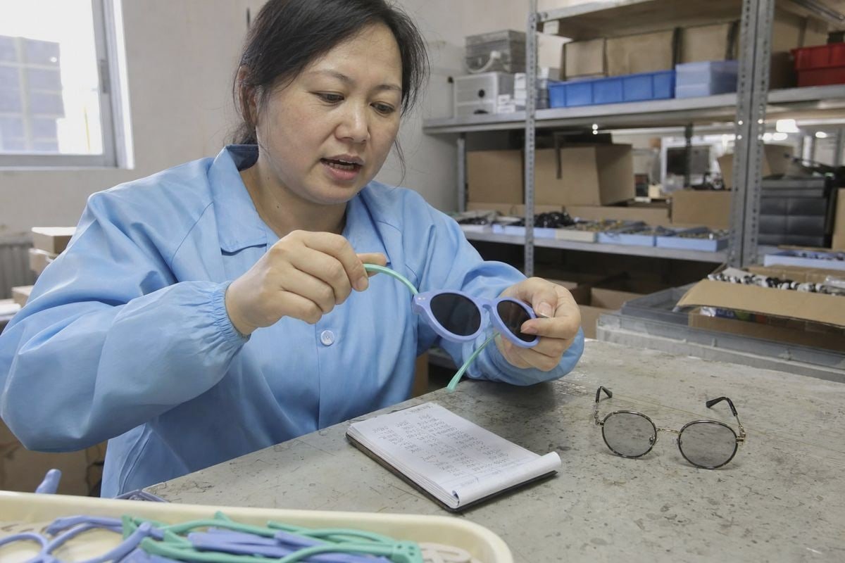 Flexible TR90 frames and UV400 lenses are cost cuts worth keeping for kids' safety (ID#2)