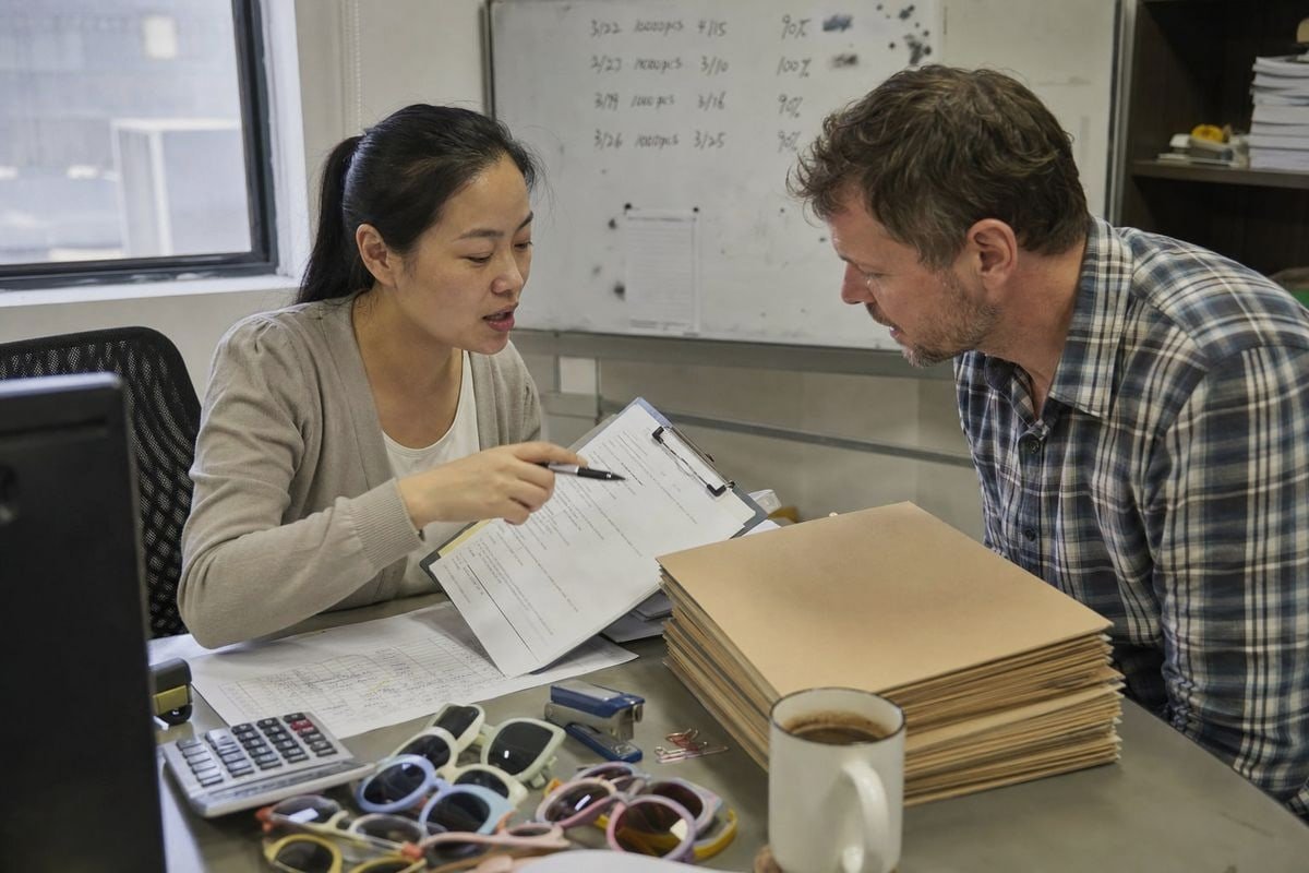 OTIF Contract Enforcement Contract clauses making OTIF penalties enforceable with Chinese sunglasses factory suppliers (ID#2)