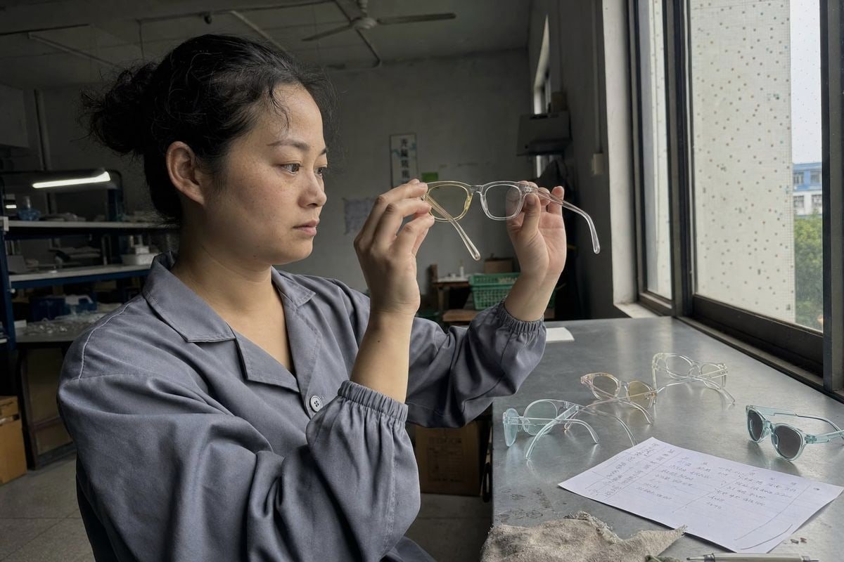 Photodegradation and oxidation causing kids sunglasses lenses and frames to yellow (ID#2)