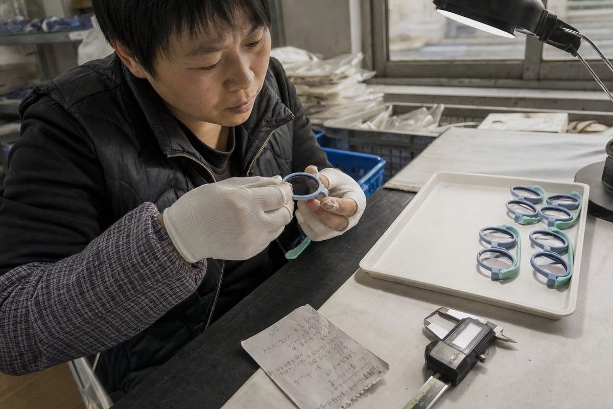Written data package preventing edging errors with overseas eyewear factory production (ID#5)