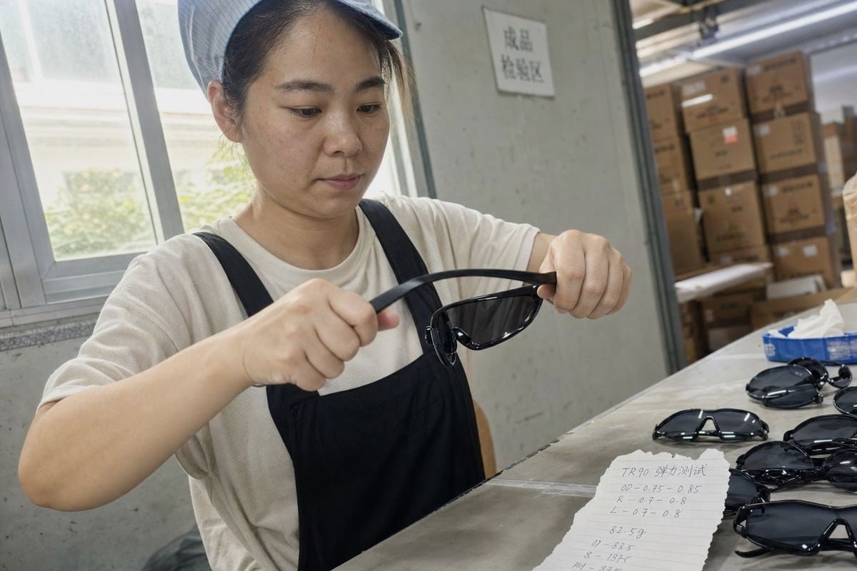 Base Curve Verification Verifying base curve accuracy when sourcing prescription sunglasses from China factory (ID#5)