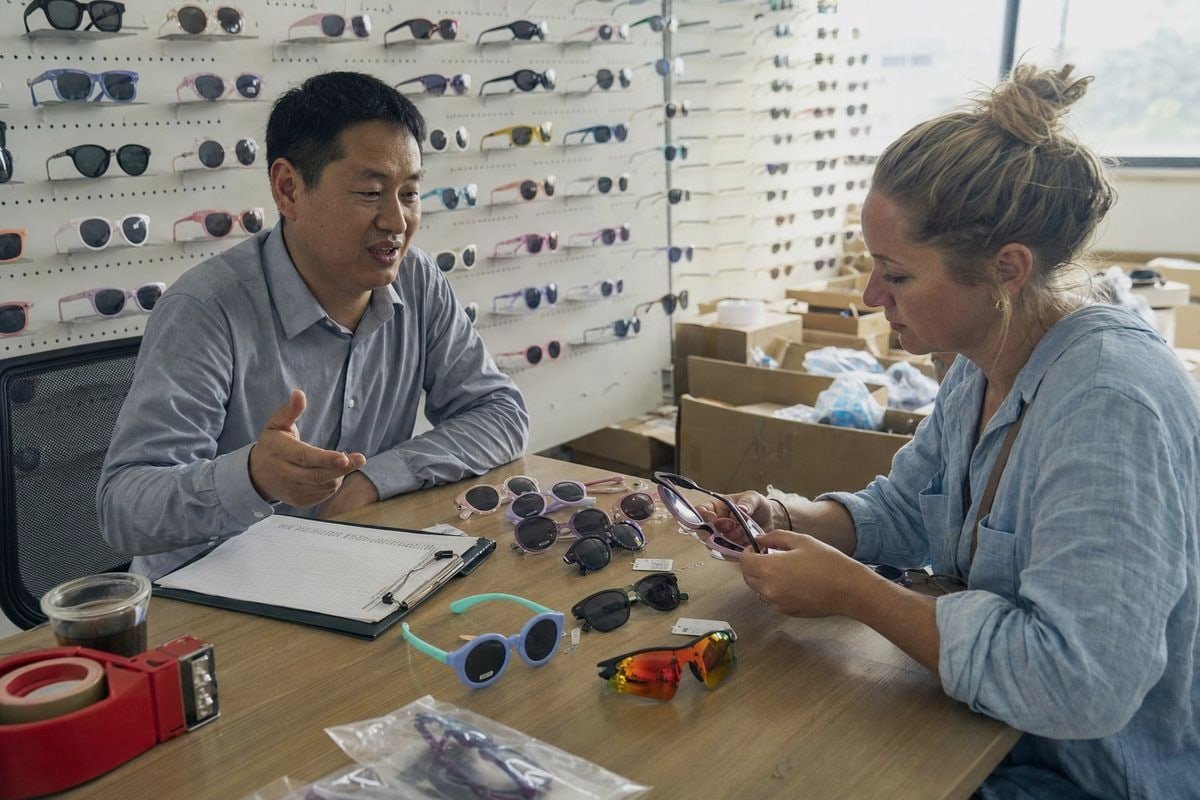 Consignment stocking reduces inventory costs for kids' sunglasses retailers (ID#1)