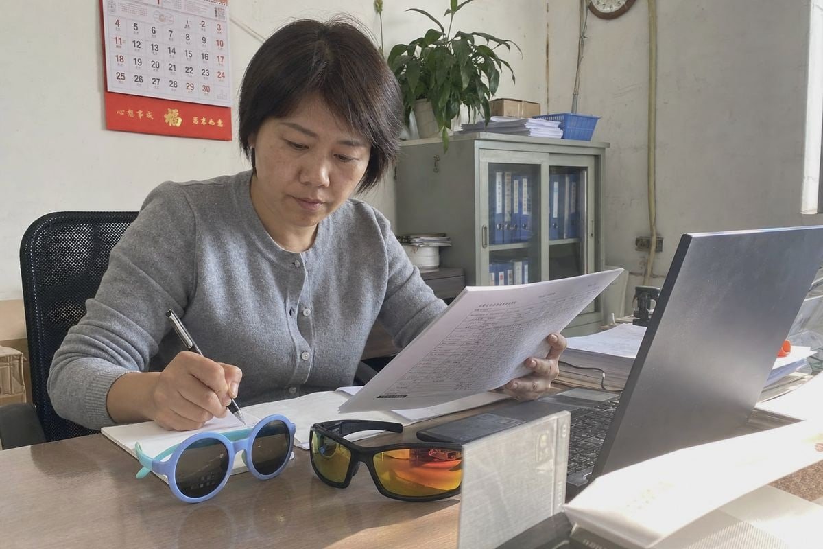Translating UV protection test data into parent-friendly kids sunglasses website copy (ID#1)