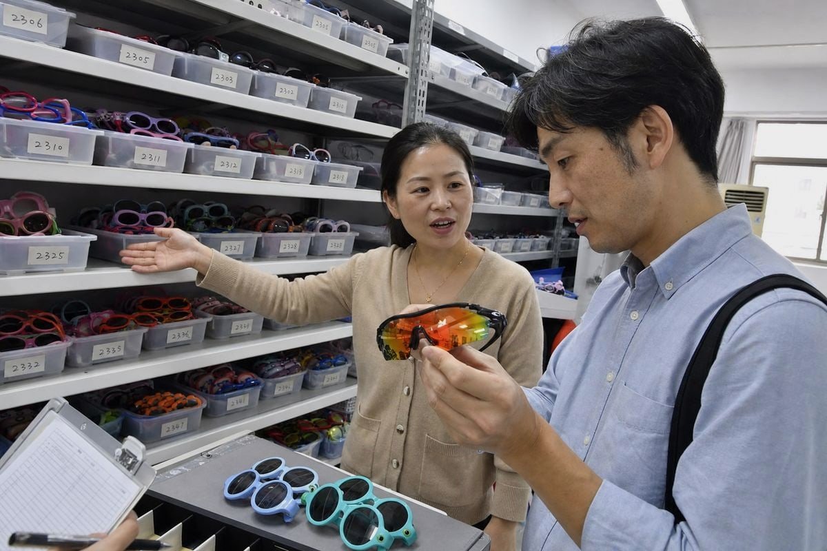 ODM Eyewear Launch Launching eyewear line using existing styles instead of costly custom molds (ID#3)