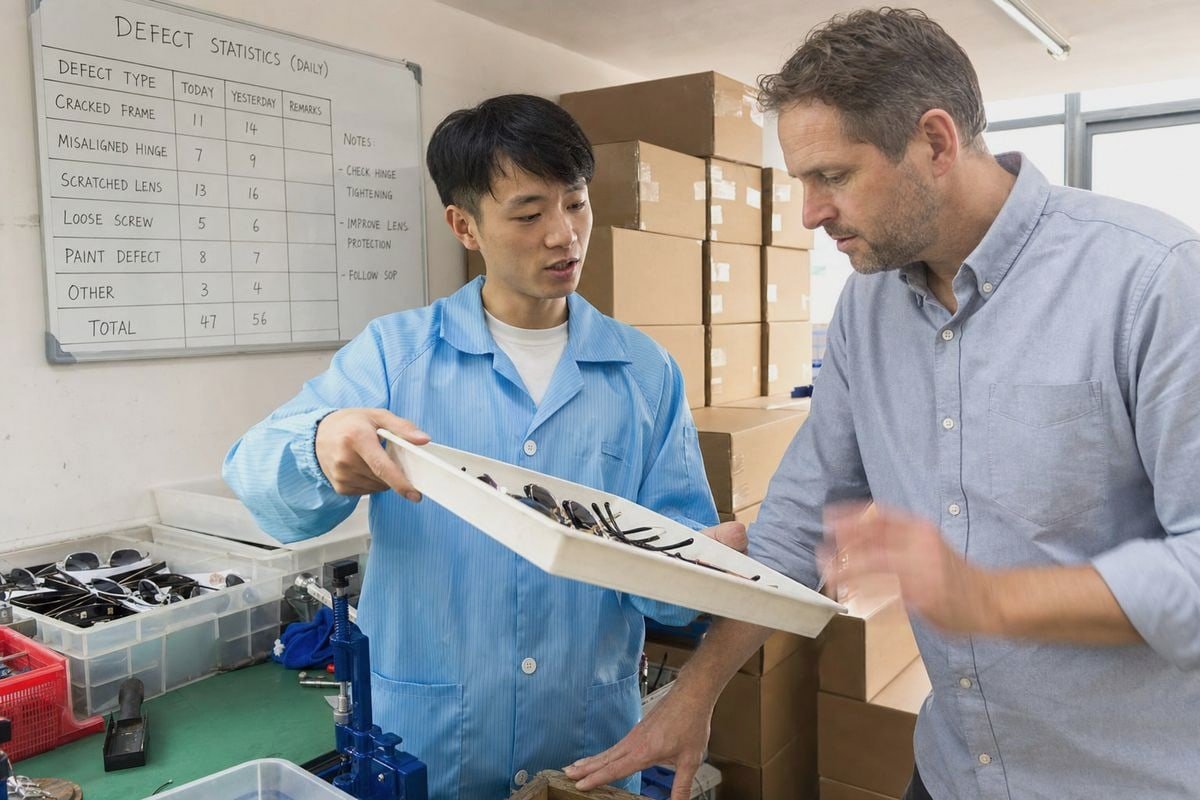 Factory Response Speed Expected response times and sample delivery speed when sourcing kids sunglasses from factories (ID#4)