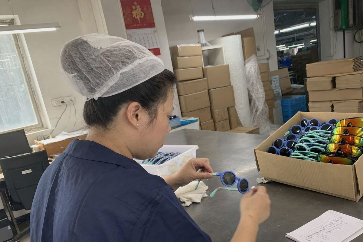 Customs labeling and documentation needed to clear US and EU markets for kids' sunglasses (ID#4)