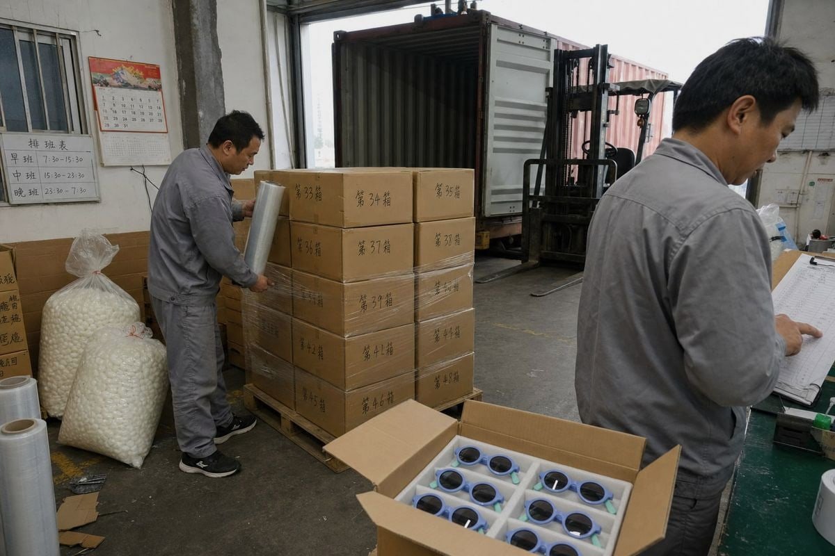 Shipment Damage Protection Marine insurance, export packaging and Incoterms protect kids sunglasses sea freight shipments (ID#2)