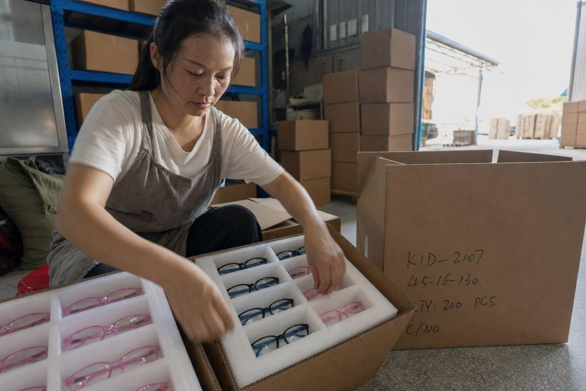 Verifying quality and safety standards from low MOQ kids' eyewear suppliers (ID#5)