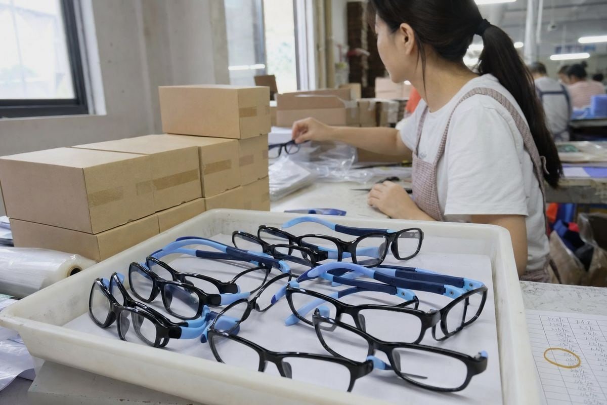 Finding a Manufacturer Reliable manufacturer criteria for developing custom screen-time eyewear for your brand (ID#5)