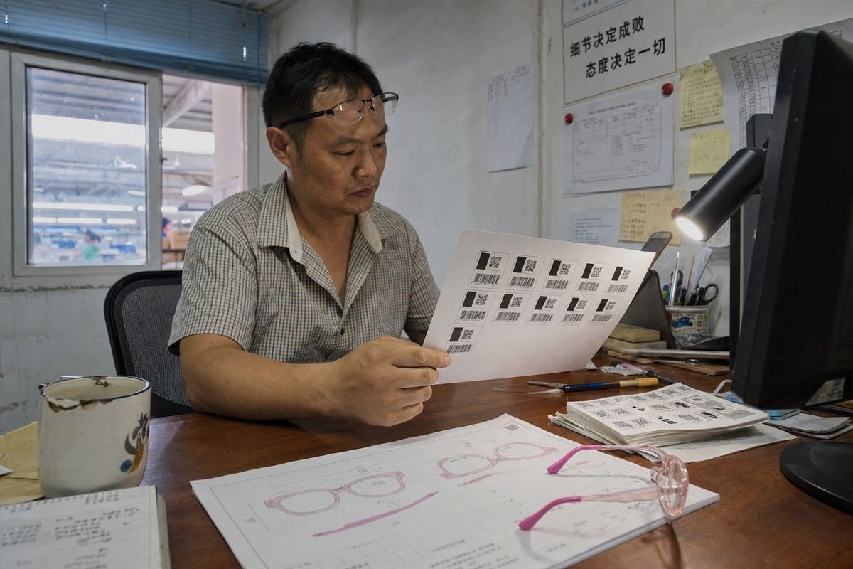 Sending custom UPC barcode and price tag files to a China factory for kids frames (ID#2)