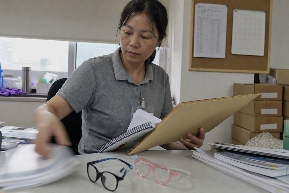 Guide showing how to request child fitting training materials from optical suppliers (ID#1)