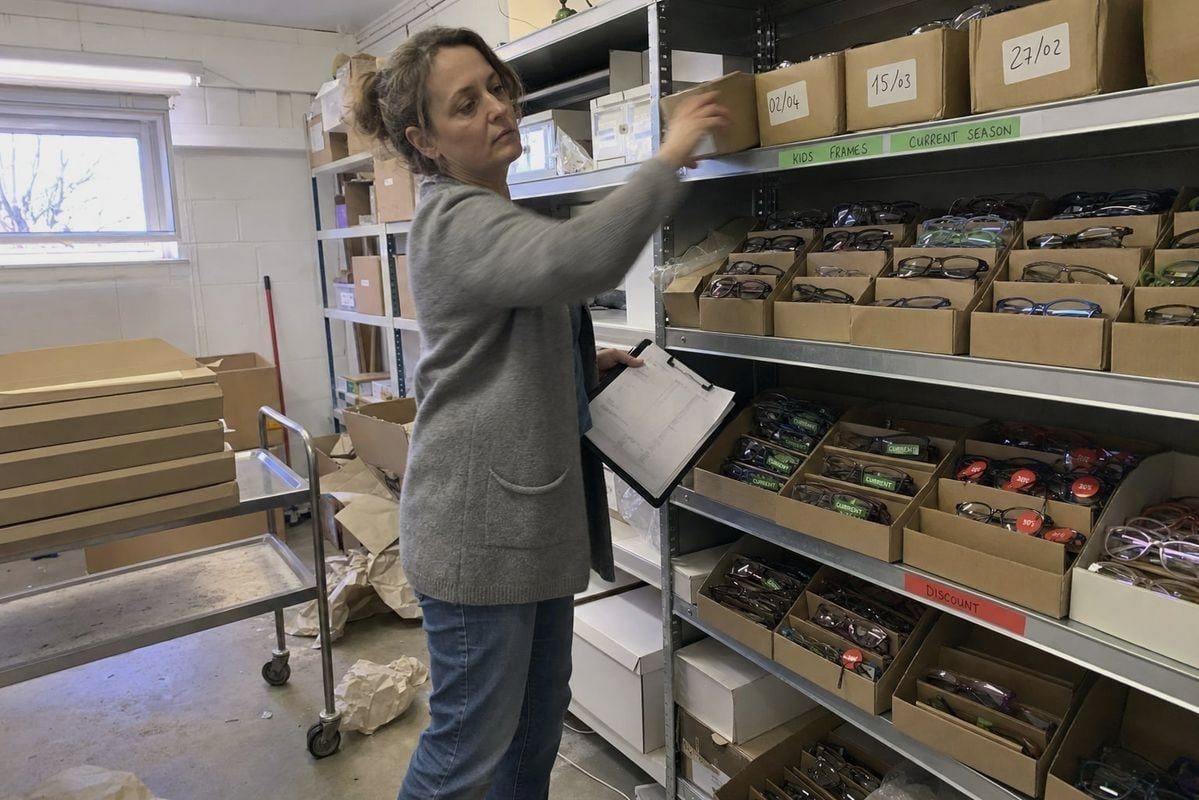 Strategies to clear kids optical frames inventory without hurting retail price (ID#1)