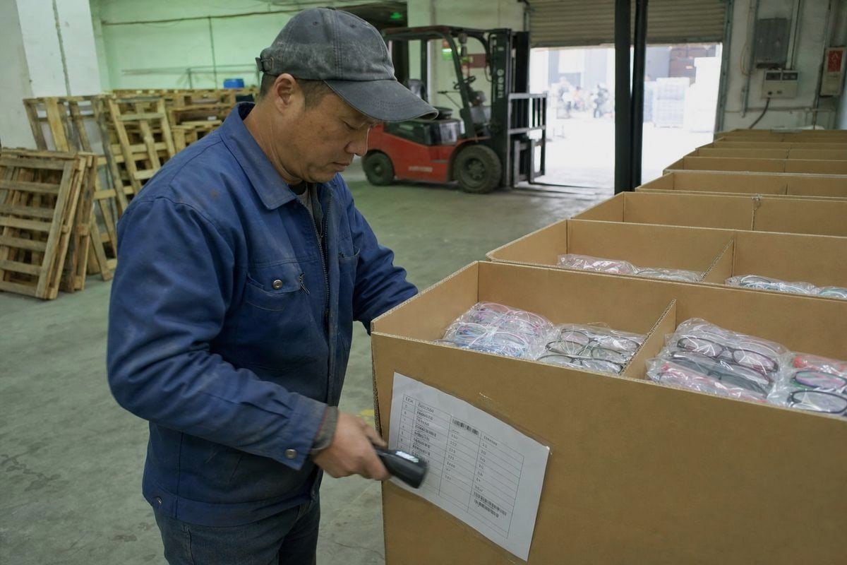 Required EDI document types including 850, 855, 856, 810, and 997 for supplier compliance (ID#2)