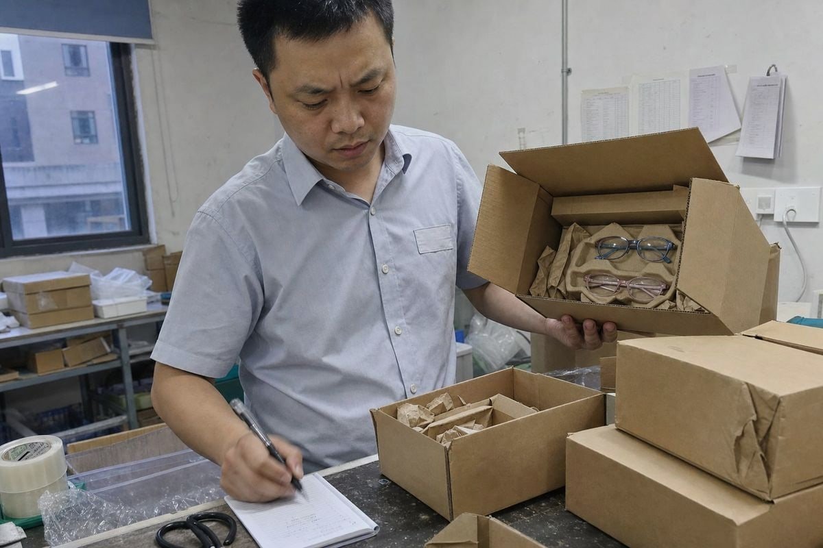 Balancing protective packaging design with cost efficiency for imported children's eyewear (ID#5)
