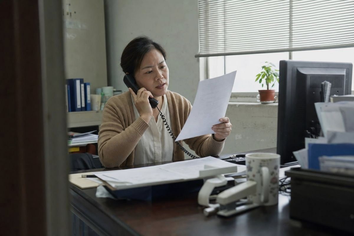 Requesting a factory audit or material test report before placing your eyewear order (ID#4)