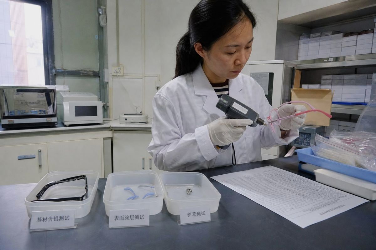Frame fronts, temples, nose pads and tips requiring CPSIA lead and phthalate testing (ID#2)