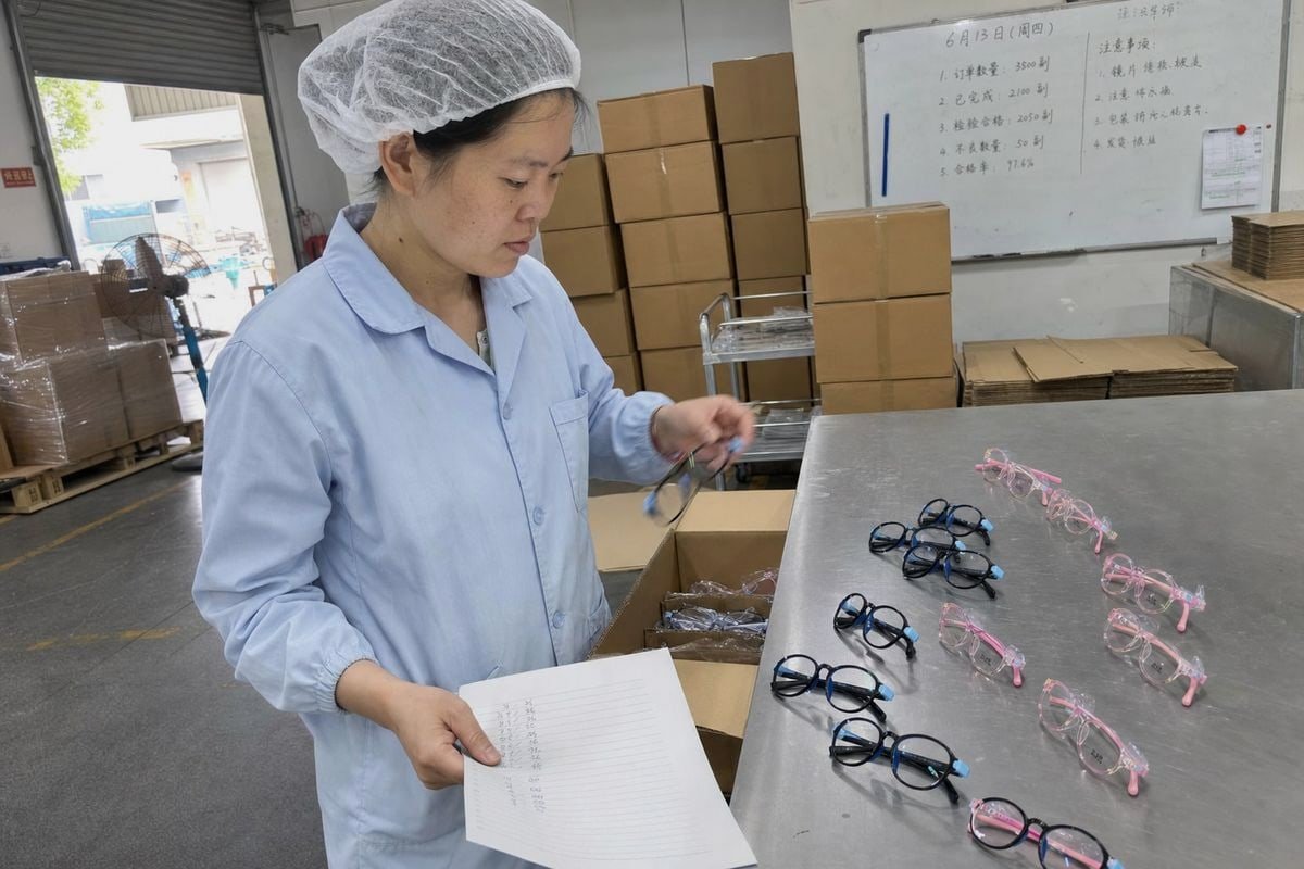 Comparing supplier self-reports versus independent third-party ANSI Z80.5 verification for kids frames (ID#4)