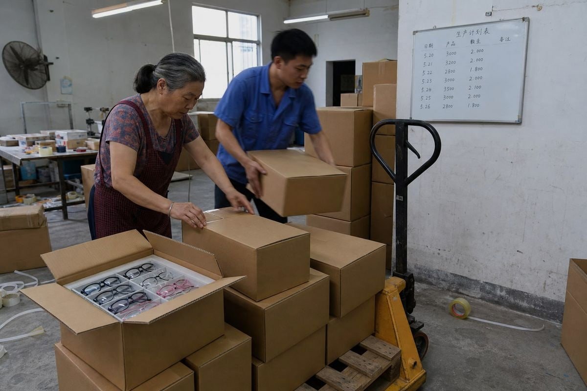 Supplier Switch Delays Switching suppliers extends kids optical frames lead times and delivery schedules (ID#3)