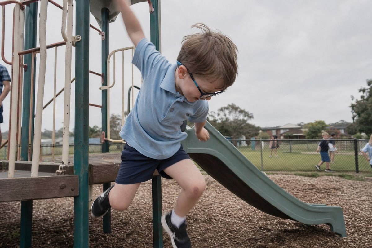 Secure Temples for Play Cable temples securing optical frames during active play and sports (ID#3)