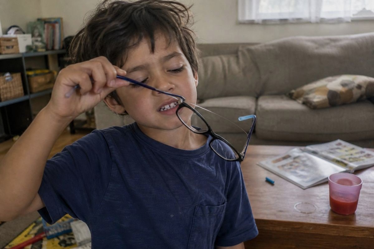 Child playing roughly with glasses causing screw loosening from torque and impact (ID#2)