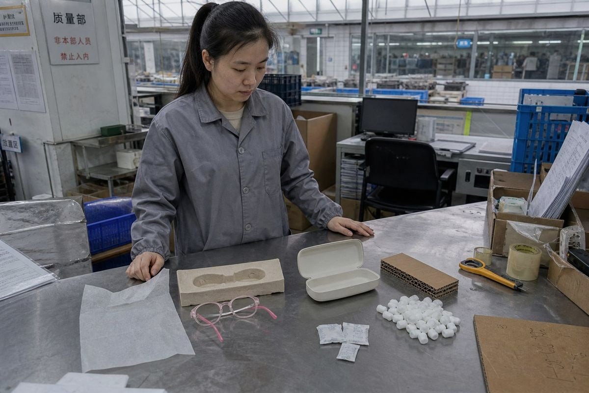 Recommended packaging materials protecting kids optical frames during long-distance shipping (ID#2)