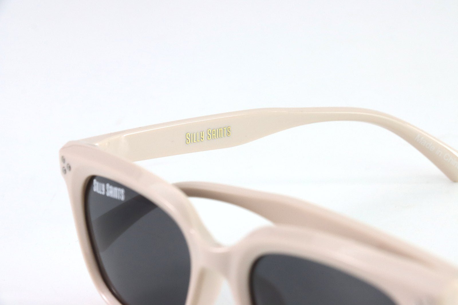 Actual sample of metallic hot-stamped decoration on an eyewear frame