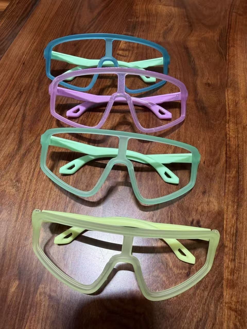 Actual glow-effect frame samples photographed in daylight
