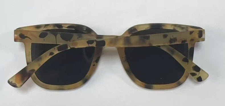 Actual sample of a hand-painted tortoiseshell-style eyewear pattern